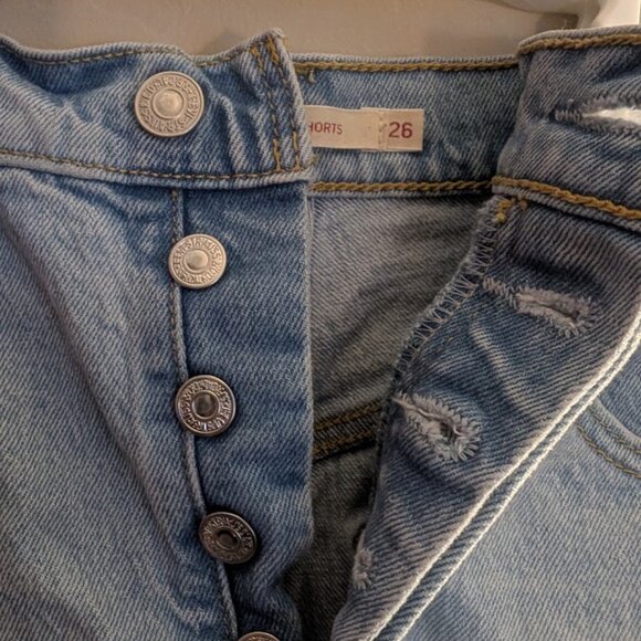 Levi’s Cutoff Ribcage Denim Jean Shorts Size 26, Pre-owned - Picture 3 of 7